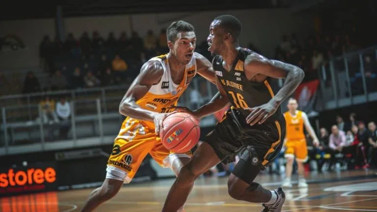 Le Stade Rochelais Basket va-t-il écraser Rouen en demi-finale après avoir terrassé l'Alliance Sport Alsace ? Découvrez les détails de cette victoire éclatante !