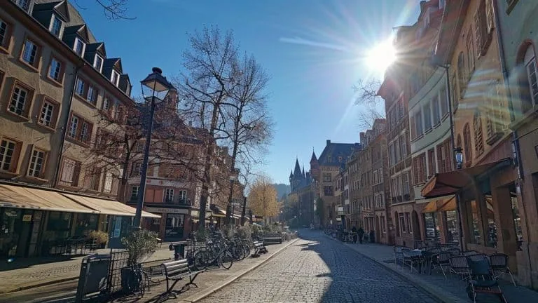 Météo Alsace : Faut-il sortir le maillot de bain à Strasbourg ce lundi avec des températures allant jusqu'à 20°C ?