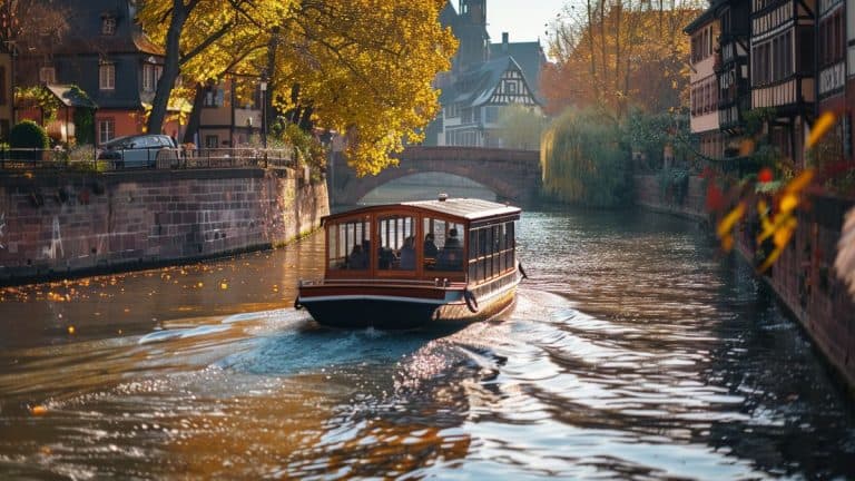 Naviguez sur les canaux de Strasbourg à bord d'un bateau électrique