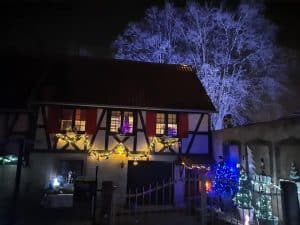 découvrez le marché de noël 2024 à reichshoffen, un événement féérique qui vous plongera dans l'esprit des fêtes. avec ses chalets artisanaux, ses spécialités gastronomiques et ses animations enchanteuses, ce marché est l'occasion idéale de partager des moments inoubliables en famille et entre amis.